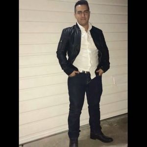 Meet your Posher, Christopher